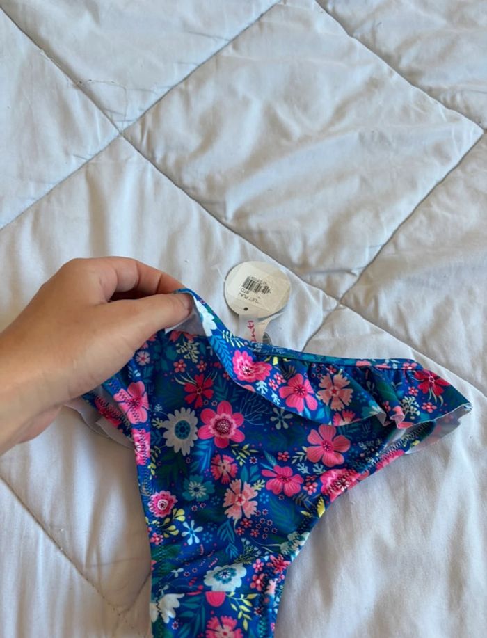 Bas de maillot de bain enfant fille bleu volant motif fleurs Penti taille 5/6 ans neuf - photo numéro 7