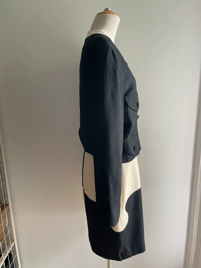 Ensemble Moschino jupe-veste noir & crème T42 veste / T38 jupe - photo numéro 3