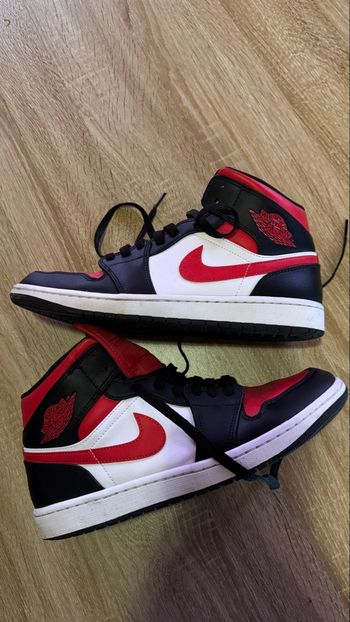 jordan air 1 mid bred toe