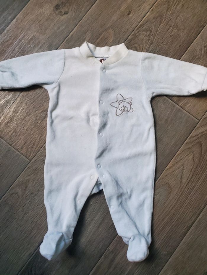 Pyjama velours taille 1 mois bon état