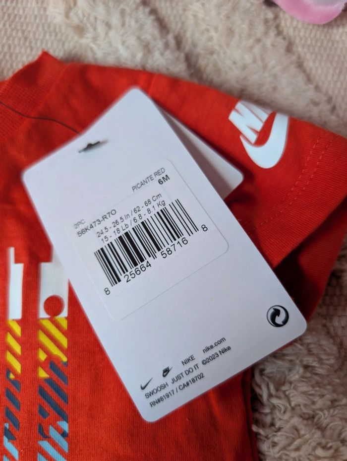 Combinaison 6 mois Nike neuf - photo numéro 4