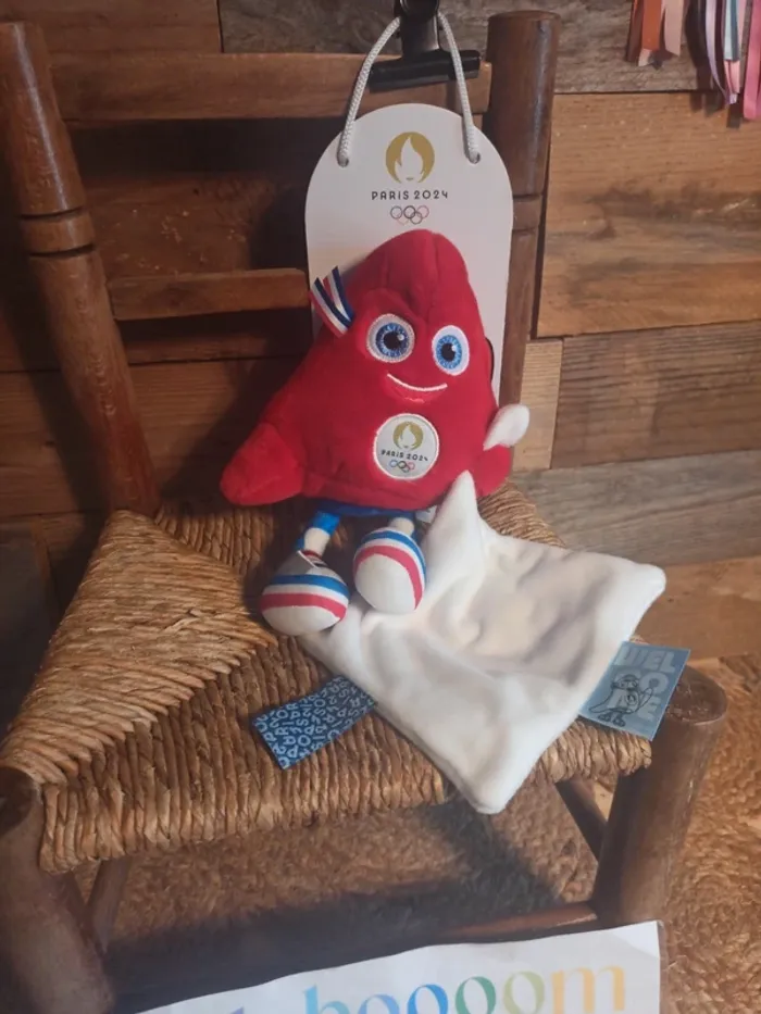 Doudou mascotte Paris 2024 neuf - photo numéro 2