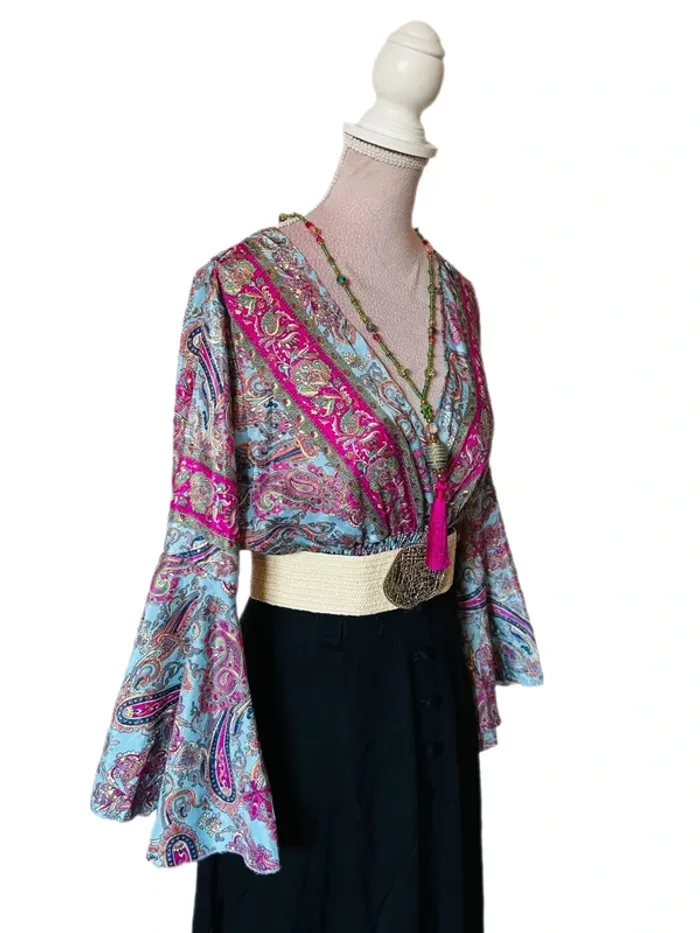 🩵🌸Blouse courte en soie bohème S/M Fairy hippie chic made in India paisley silk blouse🌸🩵 - photo numéro 6