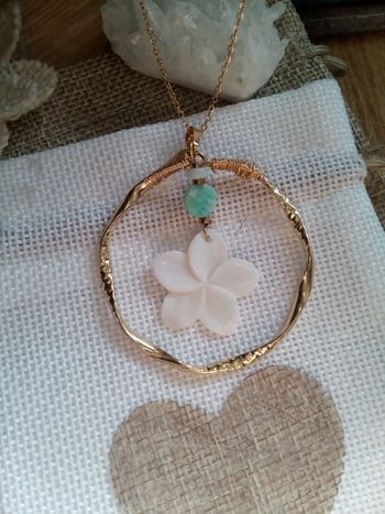 Collier fleur de n'acre et pierres amazonite et opale bleu