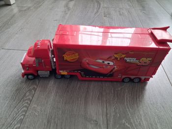 Cars camion Mack transformable 