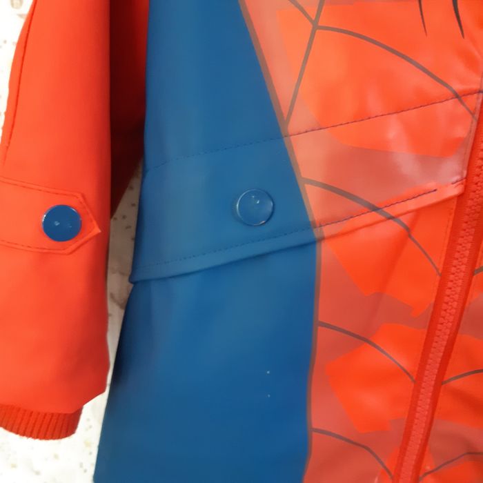 Manteau imperméable Marvel Spiderman Primark 4-5 ans 110cm - photo numéro 3