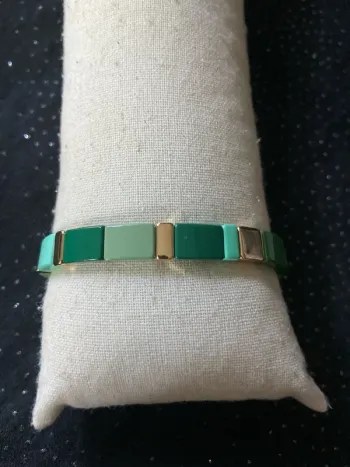 Bracelet vert doré perles carrées