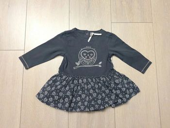 Robe doublée gris foncé. Fille 9 mois. Marque Orchestra