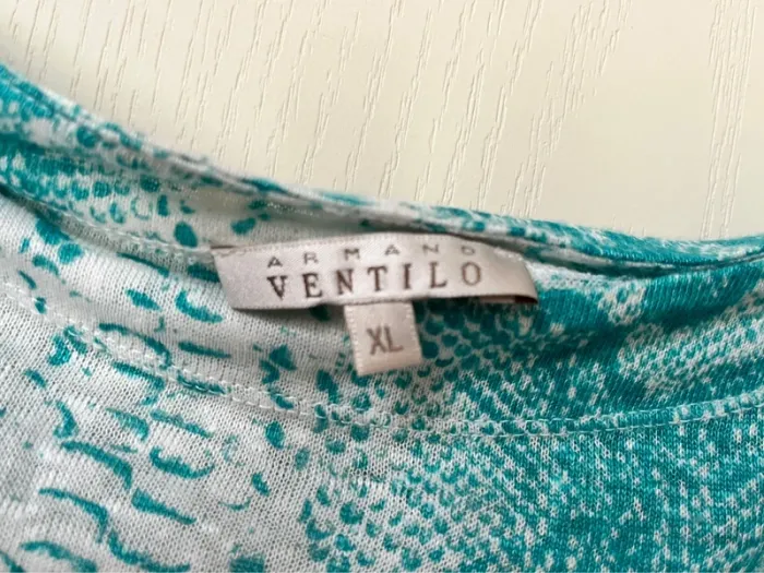 Top Ventilo XL 100% Lin , matière souple, motif python bleu turquoise - photo numéro 3