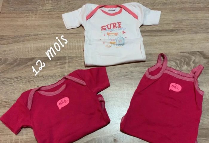 Lot bodies manches courtes