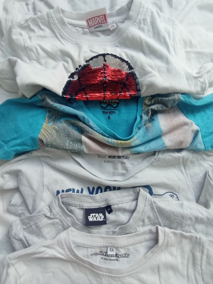 Lot 5 tee shirt manches courtes marques diverses 6 ans 5€ - photo numéro 2
