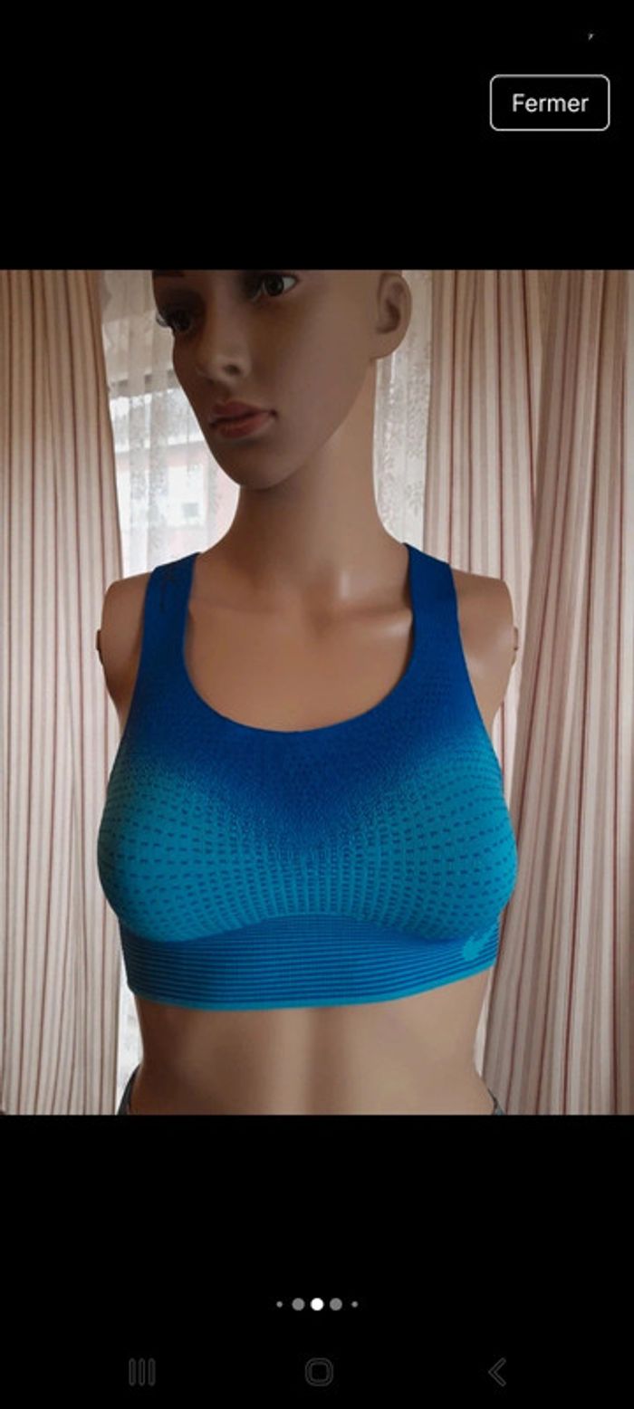 Brassière de sport Nike bleu/tourquoise taille XS - photo numéro 4