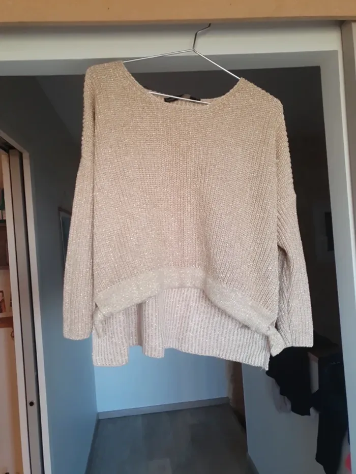 Pull fil doré