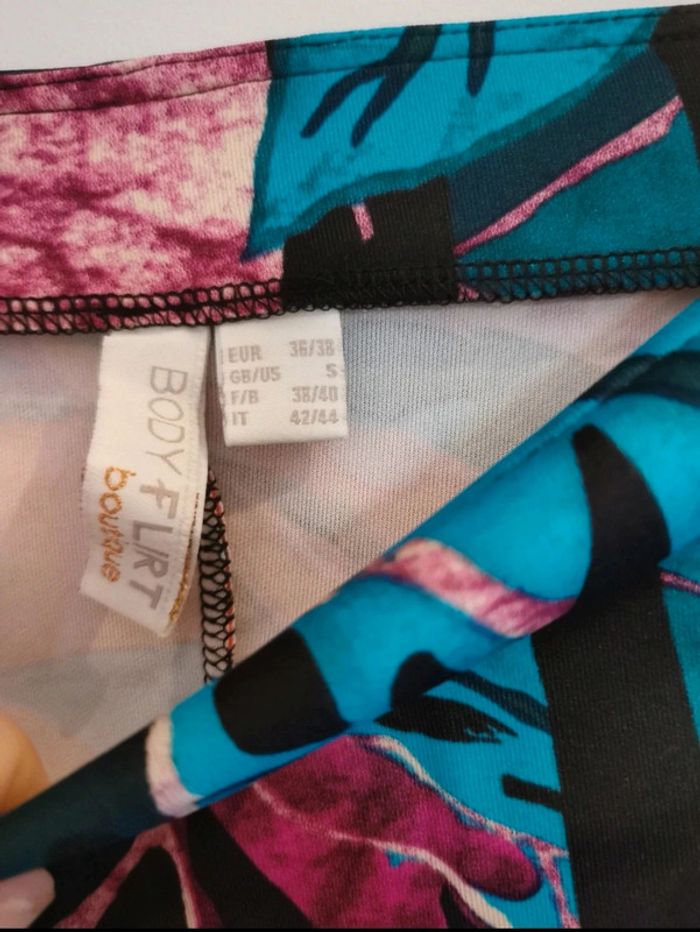 Robe Bodyflirt Taille 38/40 Neuve - photo numéro 3