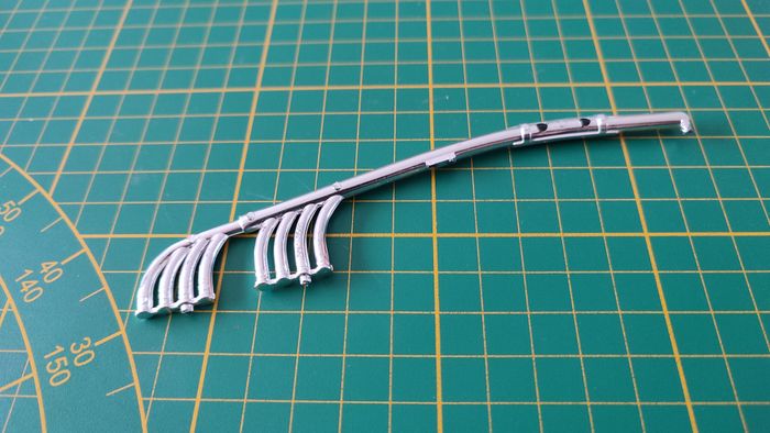 Ligne échappement abimé pièce détachée miniature Burago Bburago Alfa Romeo 2300 Monza 1934 1/18 1/18