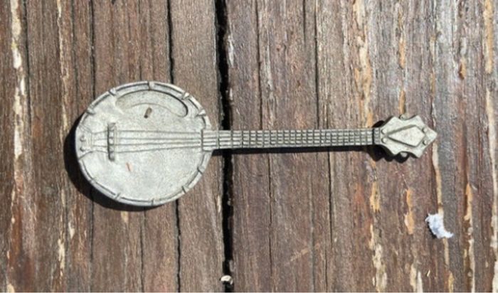 Instrument de musique banjo en étain signé Baches des étains du prince - photo numéro 4