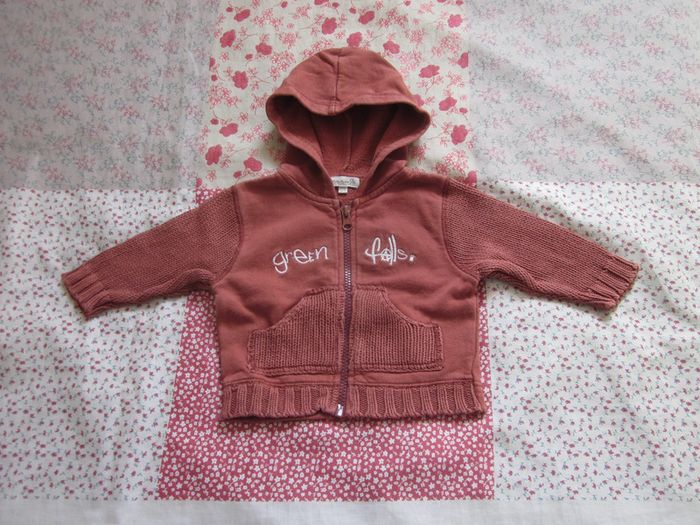 Gilet à capuche marron 3 mois