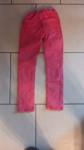 Jean skinny rose tape à l'œil 6 ans tbe