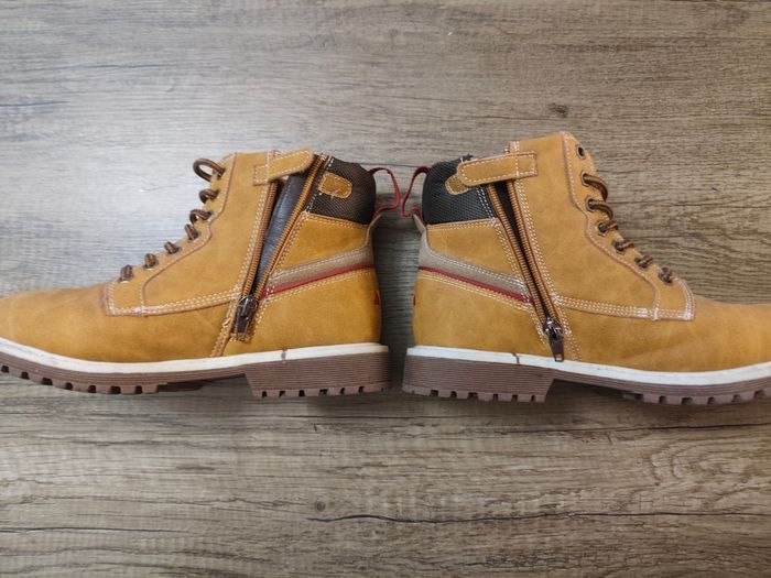 Boots ellesse neuves - photo numéro 2