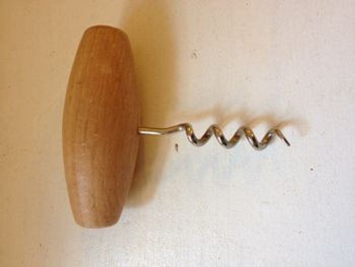 Tire bouchon manche en bois - photo numéro 2