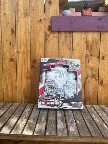 Coffret Classeur Pokémon 10.5 Flamme Blanche