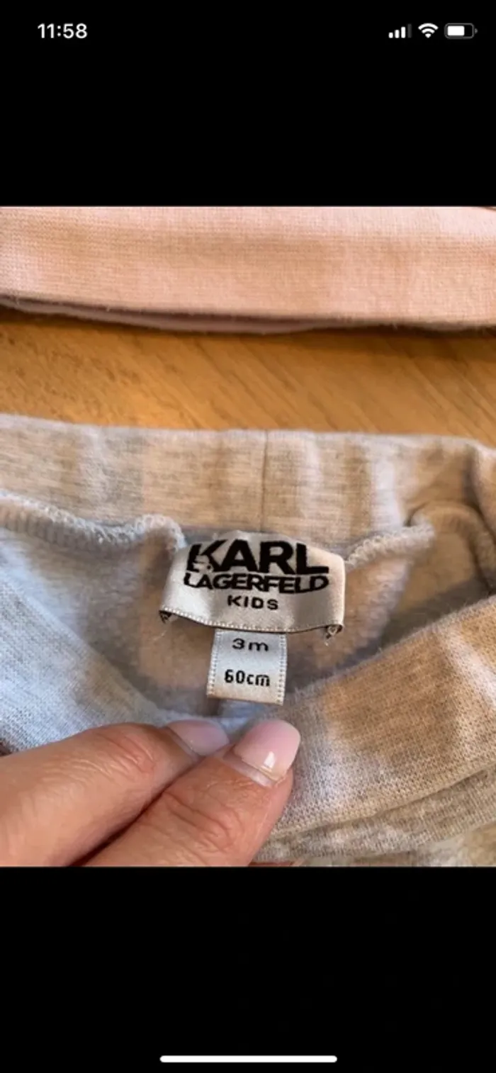 Ensemble survêtement Karl Lagerfeld taille 3 mois - photo numéro 3