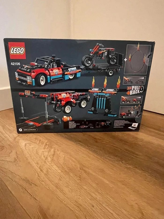 Lego Technic- Le spectacle de cascades du camion et de la moto 42106 -8 ans et + - photo numéro 2