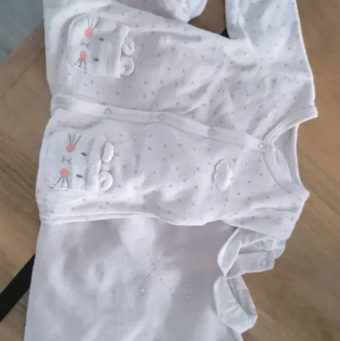 2 pyjamas - photo numéro 2