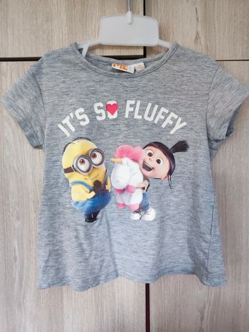 T shirt gris minion despicable me / 5 ans