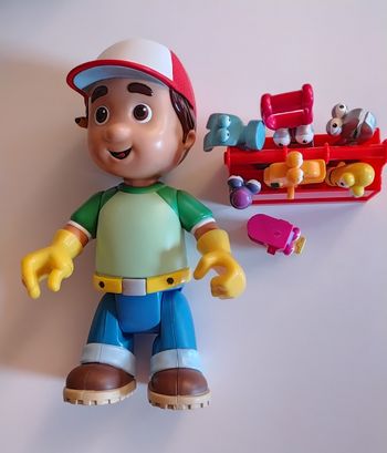 Matel Mani le bricoleur avec ses outils et ses conseils