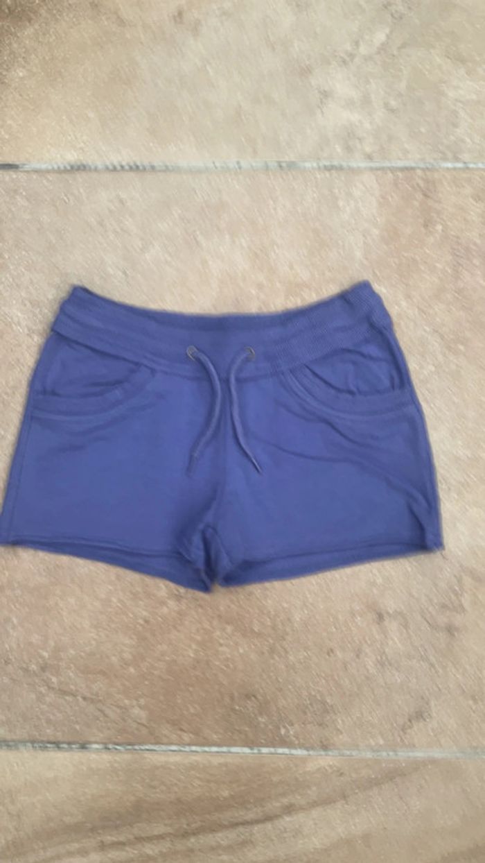 Short mauve 10 ans neuf Creem (n°11)