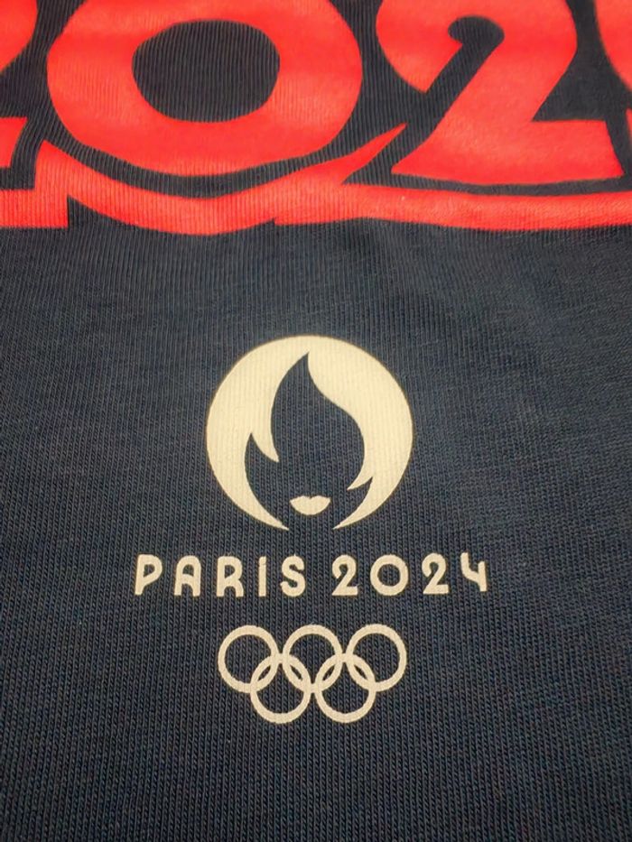 Tshirt paris 2024 taille 10 ans - photo numéro 3