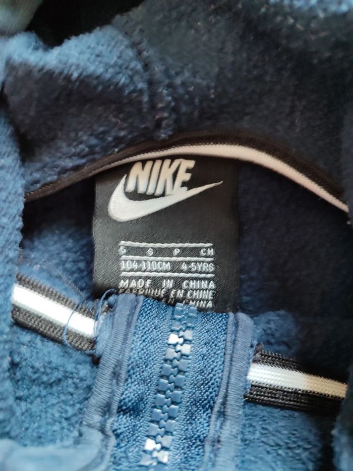 gilet nike  4/5 ans - photo numéro 4