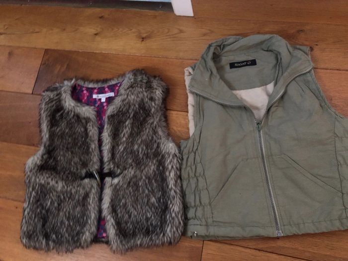 Lot 2 vestes sans manches 10 ans fille