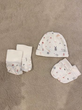 Bonnet, chaussons, moufles bébé naissance