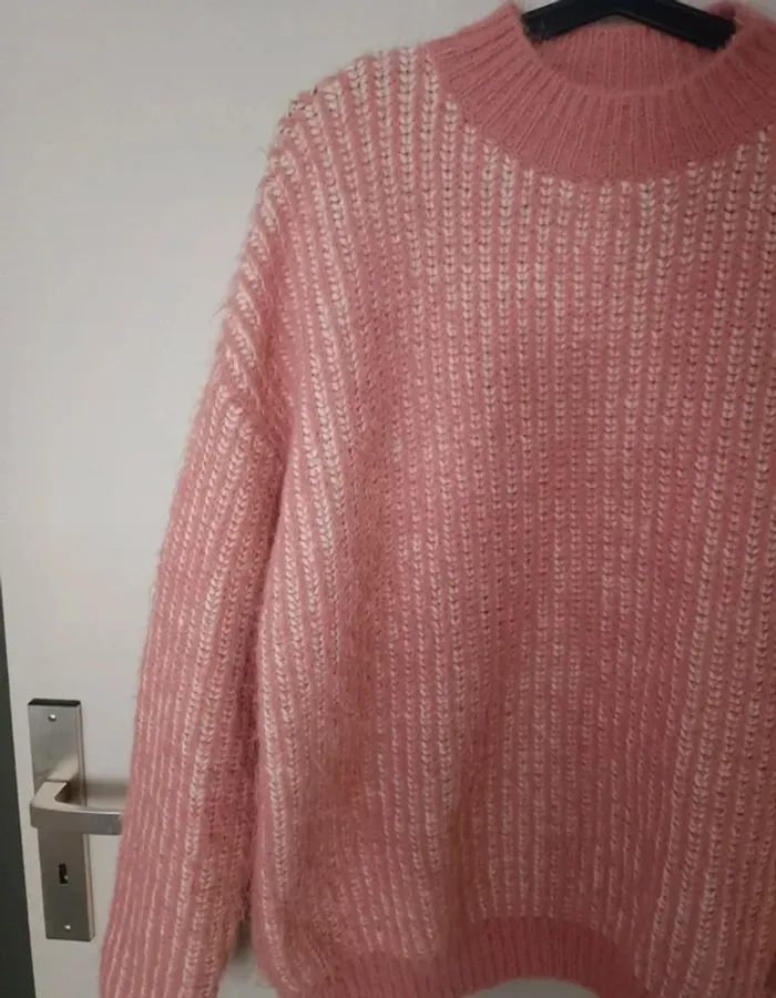 Pull d'hiver maille rose toucher doux laine Charlior Taille Unique En très bon état