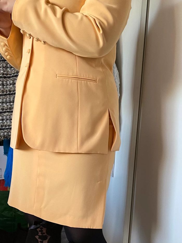 Ensemble tailleur + Jupe orange pastel - photo numéro 6
