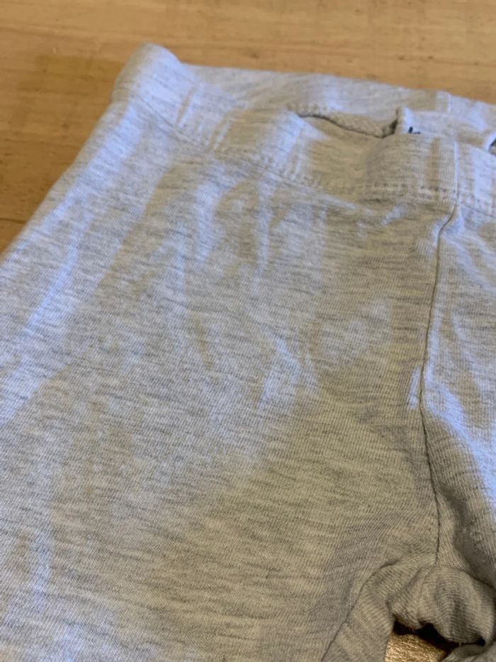 Lot de cinq leggings en bon état taille 4 ans - photo numéro 12