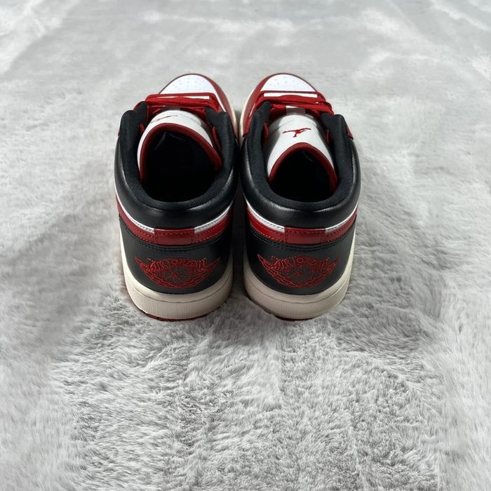 Nike Air Jordan 1 Low « White/Gym Red Black-Sail » pointure 42.5 - photo numéro 7