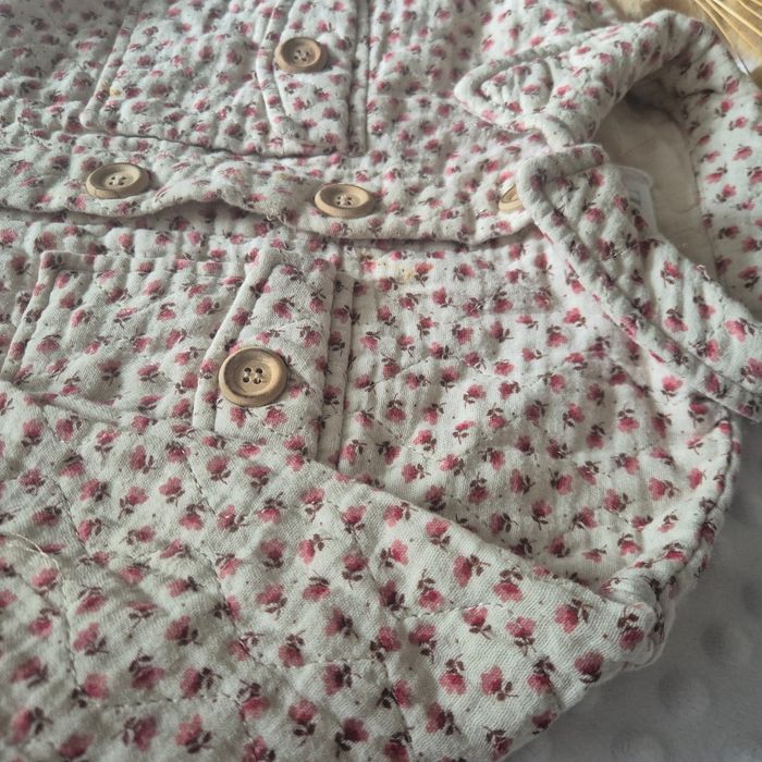Veste fleurie mi-saison zara 18-24 mois - photo numéro 2