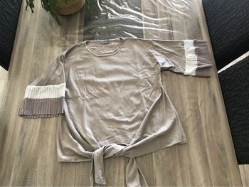 Haut beige taille 40/42 NEUF