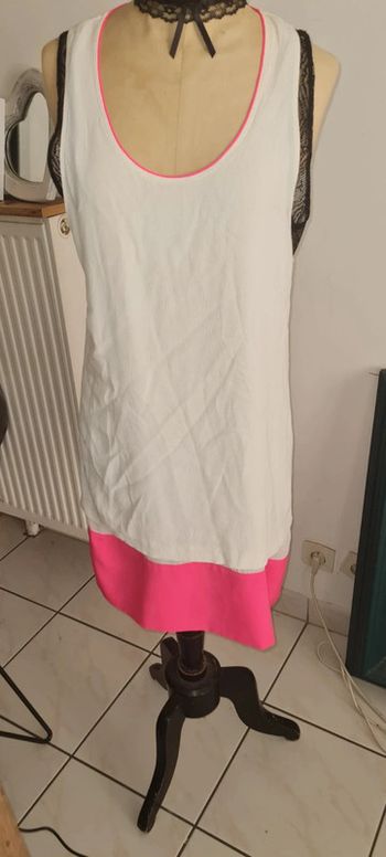Robe sandro taille 3 dentelle noire