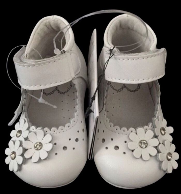 Chaussures blanches pour bébé
