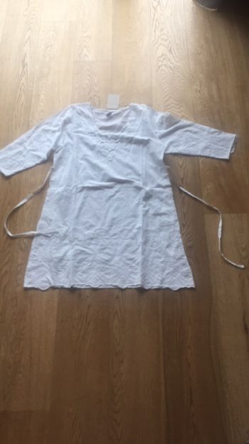 Petite robe broderie anglaise