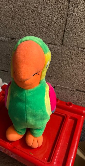 Peluche perroquet coloré