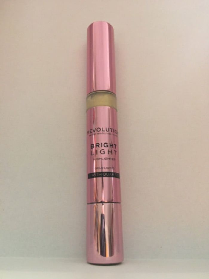 Highlighter liquide avec applicateur mousse Makeup Revolution neuf