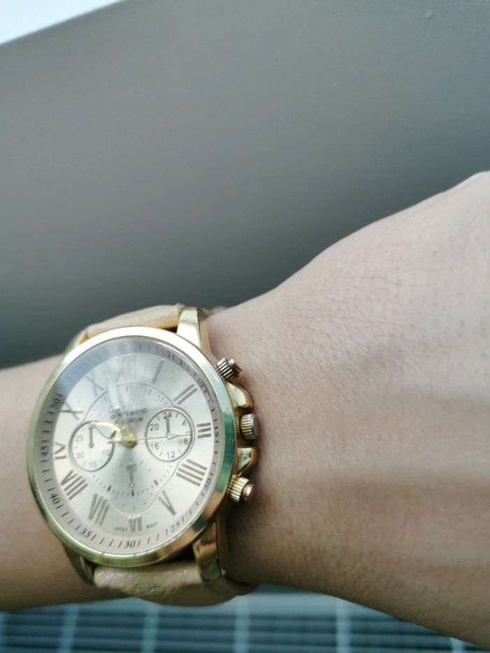 Montre en cuir beige - photo numéro 3