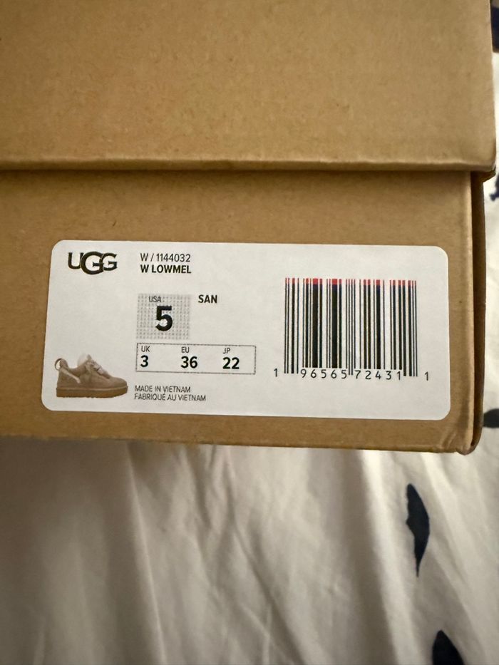 UGG femme 'Lowmel Sand » taille 36 eu authentique - photo numéro 10