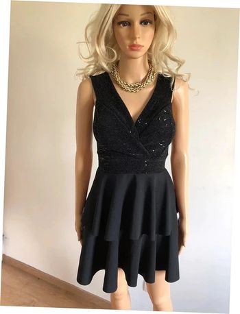 Robe noire neuve sans manches avec sequins Made in Italy taille unique