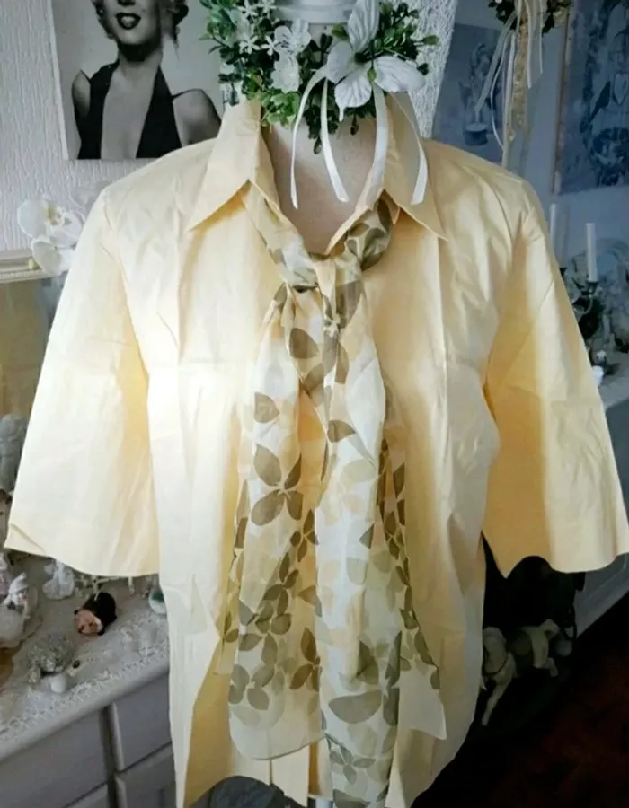 Chemise jaune pastel et son foulard assorti M & S Mode Taille 42 Neuf - photo numéro 2